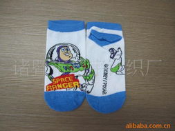 廠(chǎng)家直銷(xiāo)迪斯尼直板襪熱銷(xiāo)中，舒適時(shí)尚盡在足下